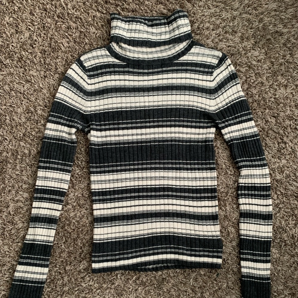 AEO Striped Turtleneck Black and White